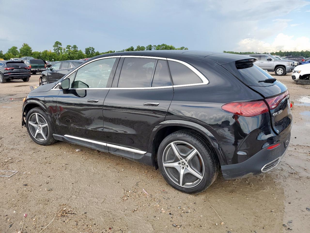Vehicle thumbnail 2